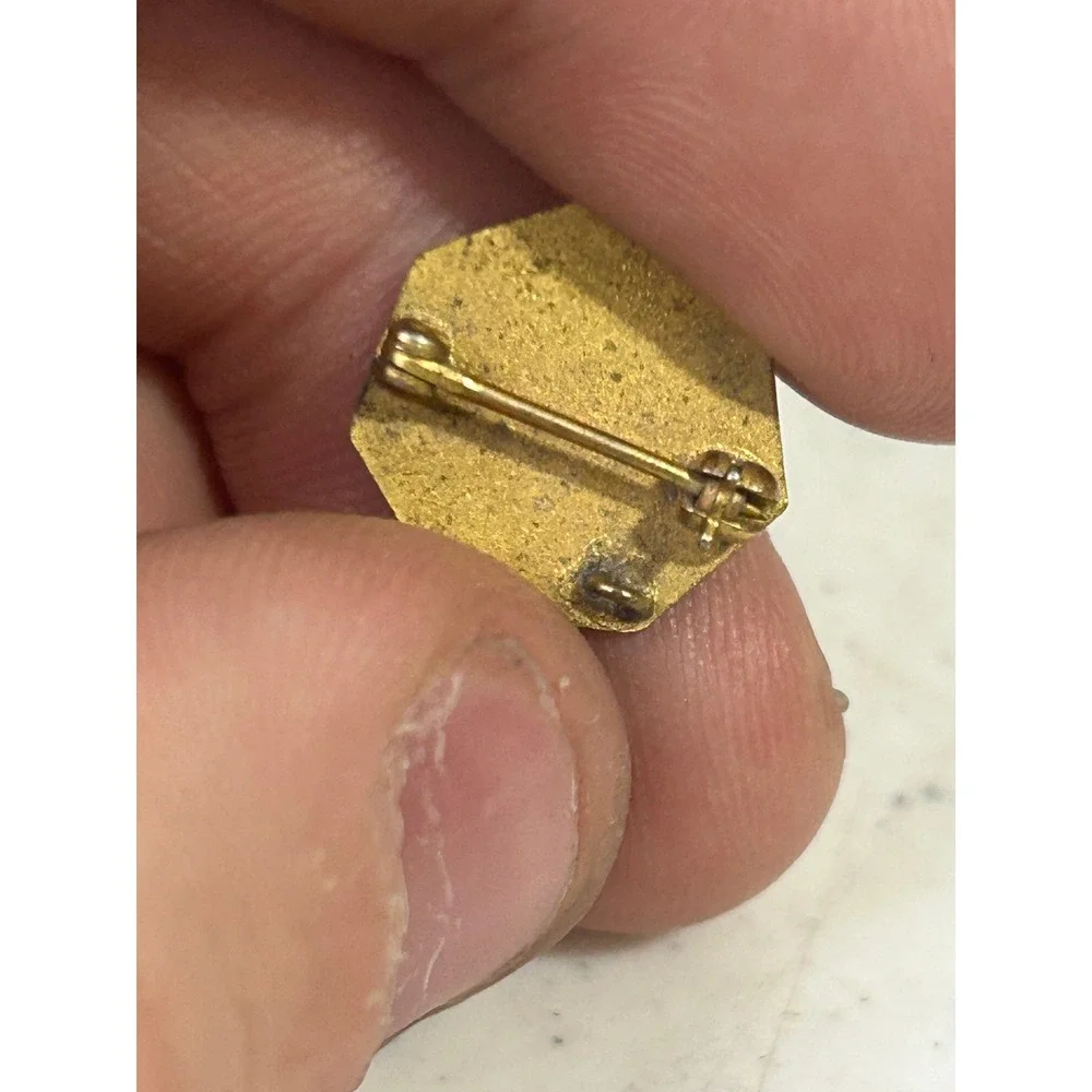Vintage Cor Ad Cor Loquitur Gold‎ Tone Hexagon Heart Motto Lapel Pin Brooch